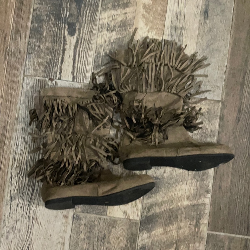 Brown suede fringe boots